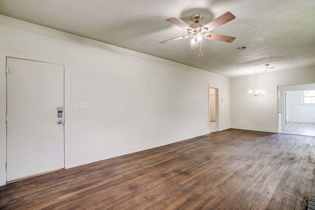 7000 Alice Road, Lake Worth, TX 76135