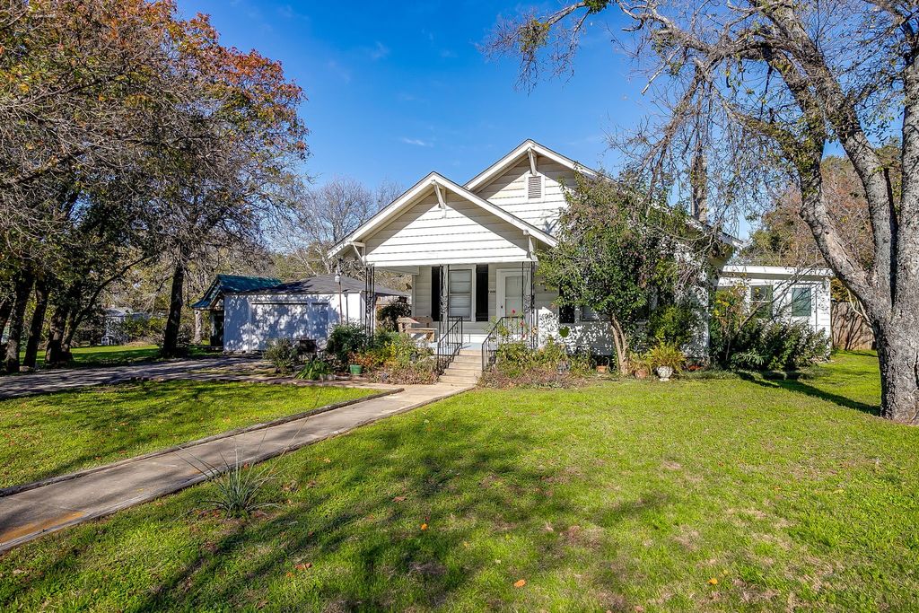 7000 Alice Road, Lake Worth, TX 76135