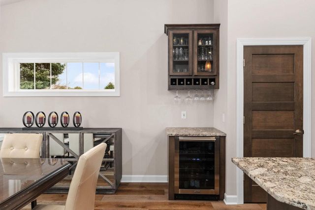21 Bentley Way, Fitchburg, WI 53711