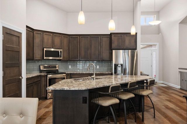 21 Bentley Way, Fitchburg, WI 53711