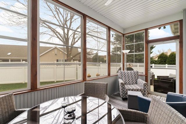 21 Bentley Way, Fitchburg, WI 53711