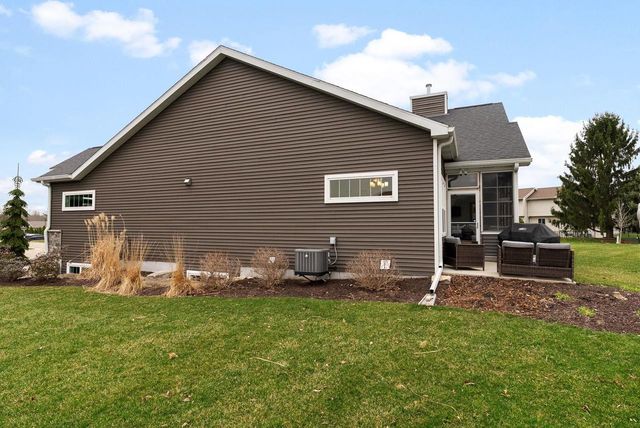 21 Bentley Way, Fitchburg, WI 53711