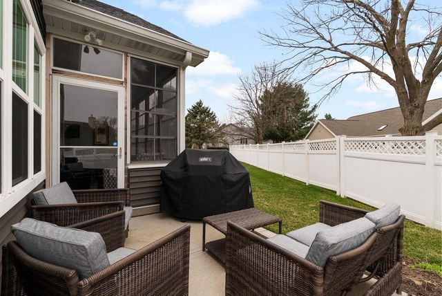 21 Bentley Way, Fitchburg, WI 53711