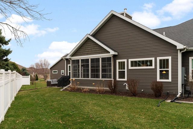 21 Bentley Way, Fitchburg, WI 53711
