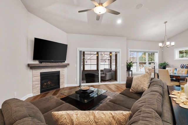 21 Bentley Way, Fitchburg, WI 53711