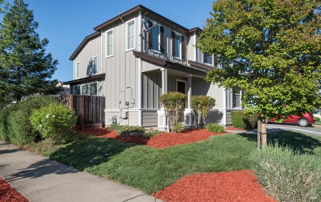 2385 Vera Dr, Santa Rosa, CA 95403