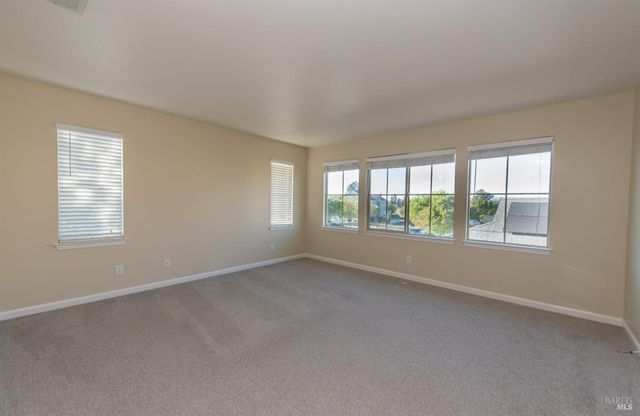 2385 Vera Dr, Santa Rosa, CA 95403