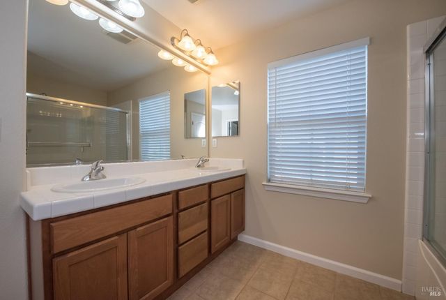 2385 Vera Dr, Santa Rosa, CA 95403