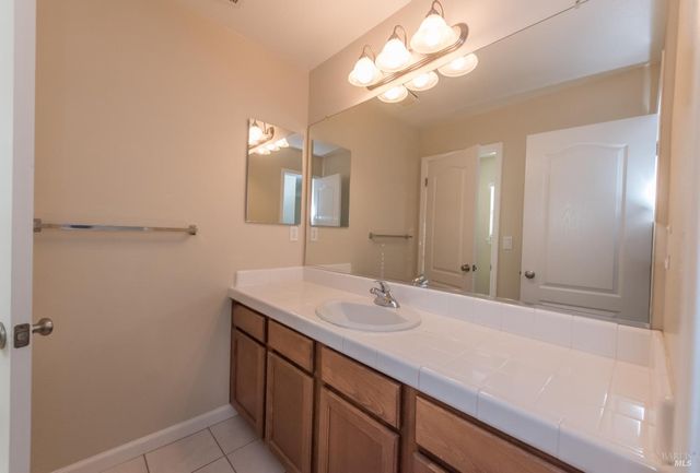 2385 Vera Dr, Santa Rosa, CA 95403