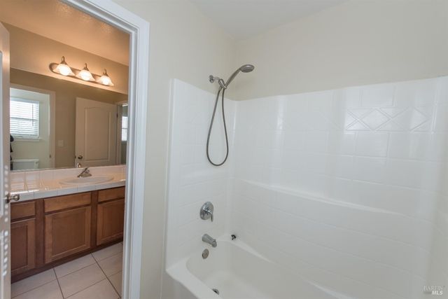2385 Vera Dr, Santa Rosa, CA 95403