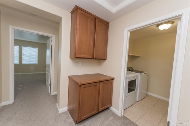 2385 Vera Dr, Santa Rosa, CA 95403