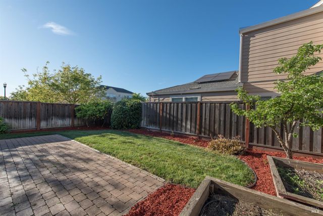 2385 Vera Dr, Santa Rosa, CA 95403