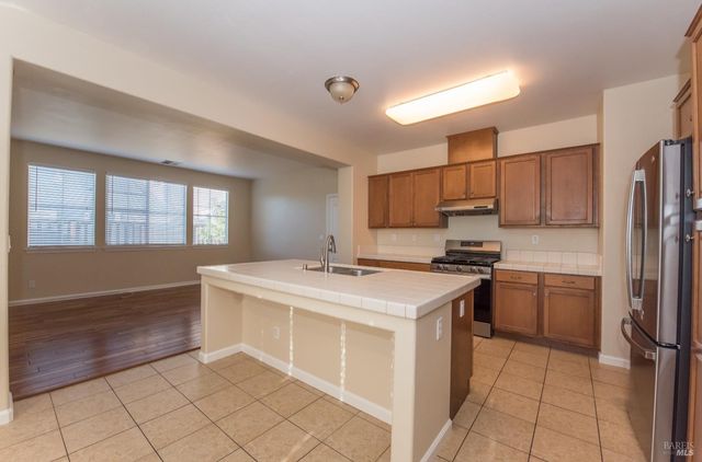 2385 Vera Dr, Santa Rosa, CA 95403