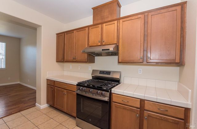 2385 Vera Dr, Santa Rosa, CA 95403