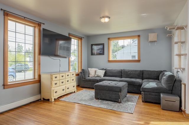 913 9TH AVENUE, Fairbanks, AK 99701