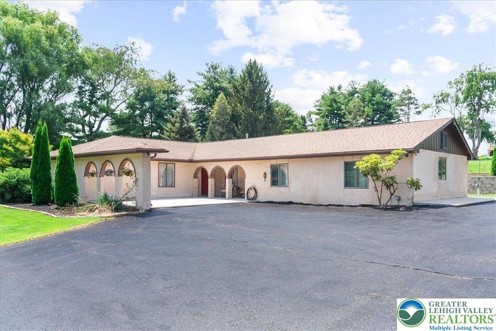 3088 Seisholtzville Road, Hereford Township, PA 18062
