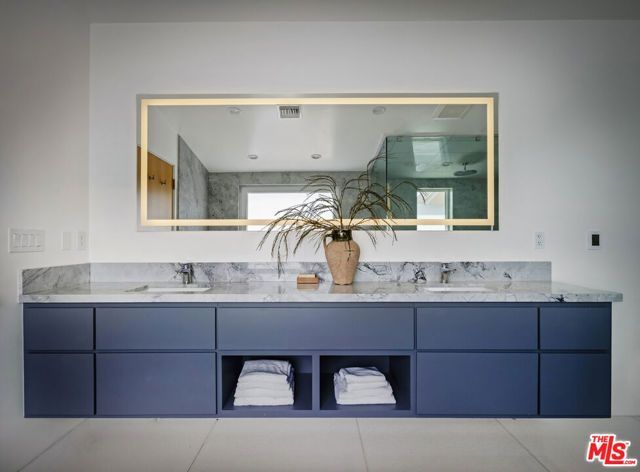 2740 Nichols Canyon Road, Los Angeles, CA 90046