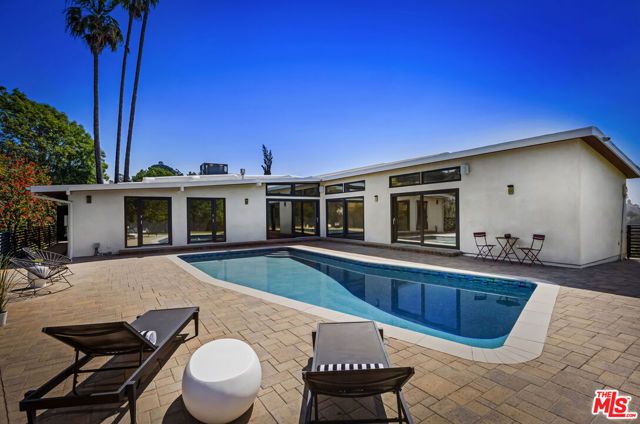 2740 Nichols Canyon Road, Los Angeles, CA 90046