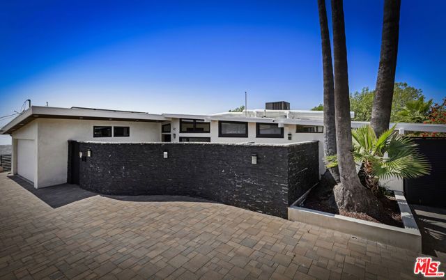 2740 Nichols Canyon Road, Los Angeles, CA 90046
