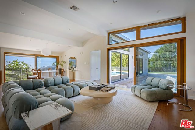 2740 Nichols Canyon Road, Los Angeles, CA 90046