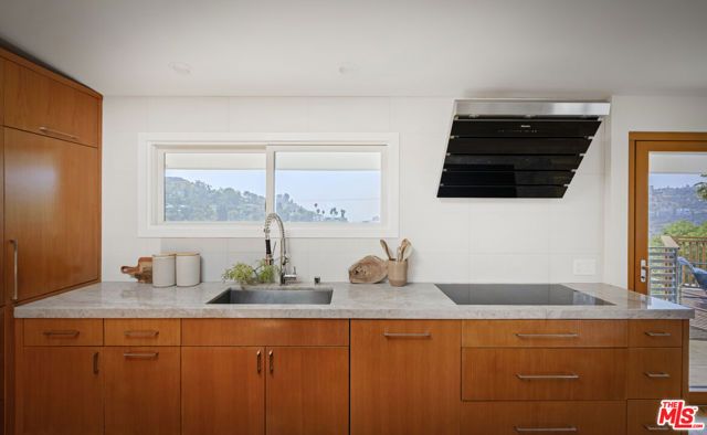 2740 Nichols Canyon Road, Los Angeles, CA 90046