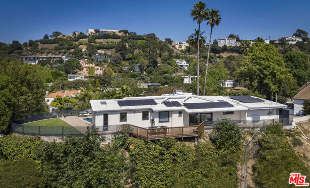 2740 Nichols Canyon Road, Los Angeles, CA 90046