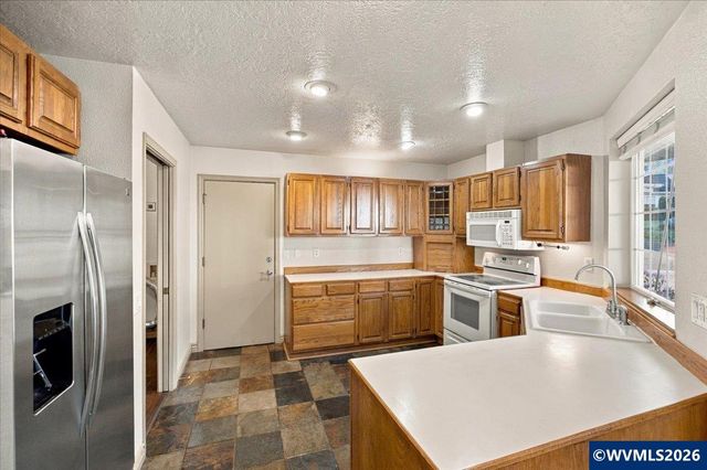 1481 Scotch Ct SE, Salem, OR 97306