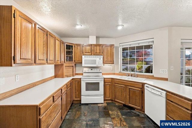 1481 Scotch Ct SE, Salem, OR 97306