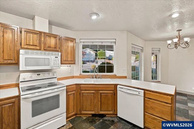 1481 Scotch Ct SE, Salem, OR 97306