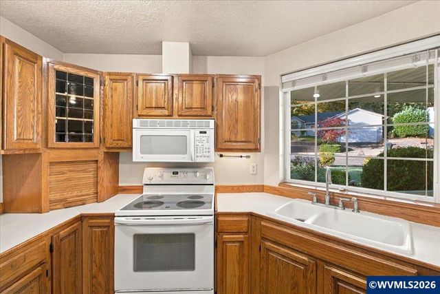 1481 Scotch Ct SE, Salem, OR 97306