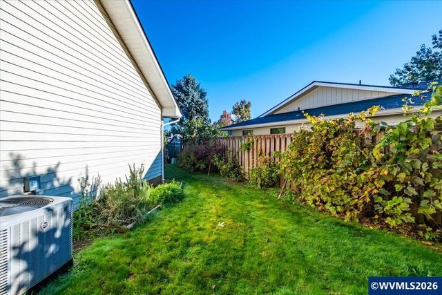 1481 Scotch Ct SE, Salem, OR 97306