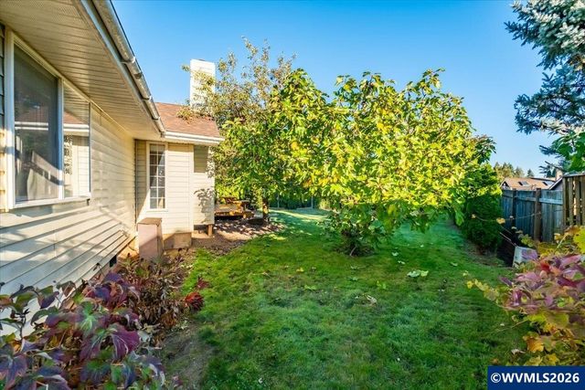 1481 Scotch Ct SE, Salem, OR 97306
