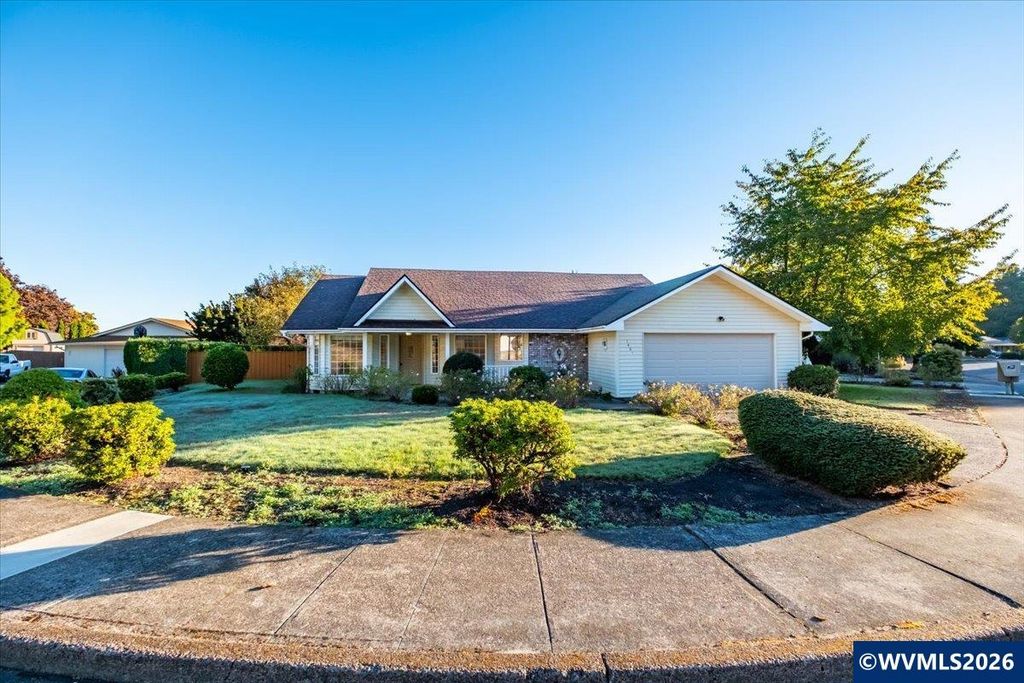 1481 Scotch Ct SE, Salem, OR 97306