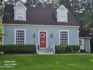 1220 Linden Place, Jackson, MS 39202