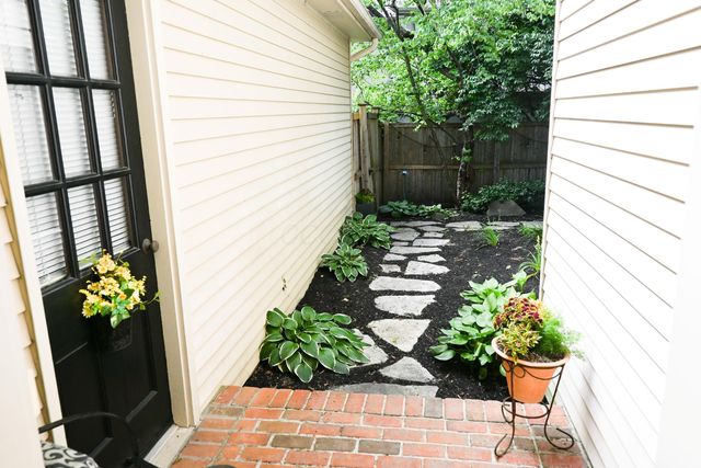 1990 Upper Chelsea Road, Upper Arlington, OH 43221