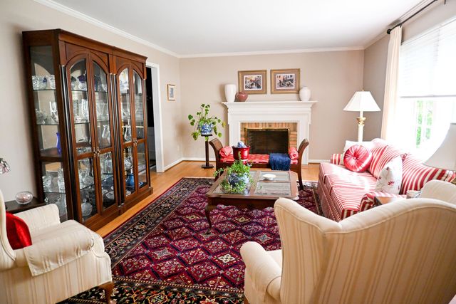 1990 Upper Chelsea Road, Upper Arlington, OH 43221