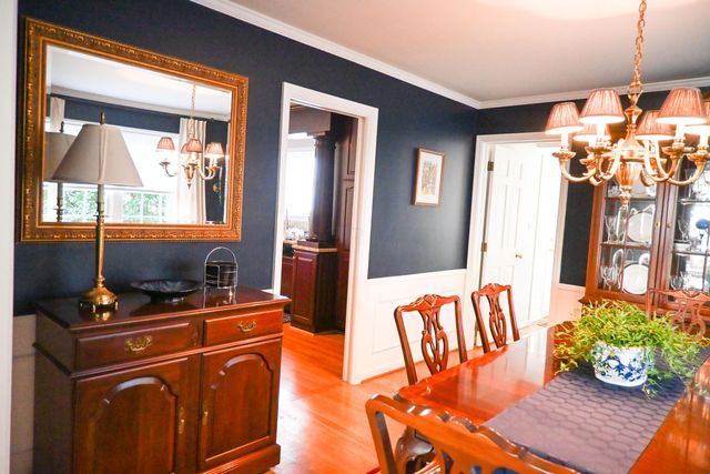 1990 Upper Chelsea Road, Upper Arlington, OH 43221