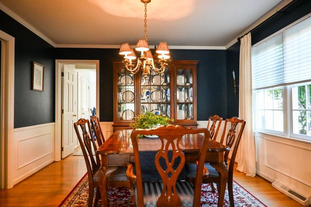 1990 Upper Chelsea Road, Upper Arlington, OH 43221