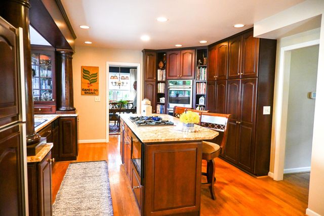 1990 Upper Chelsea Road, Upper Arlington, OH 43221