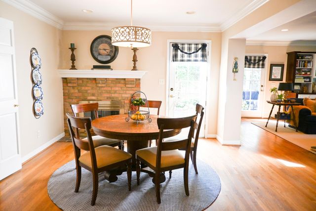 1990 Upper Chelsea Road, Upper Arlington, OH 43221