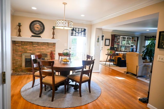 1990 Upper Chelsea Road, Upper Arlington, OH 43221