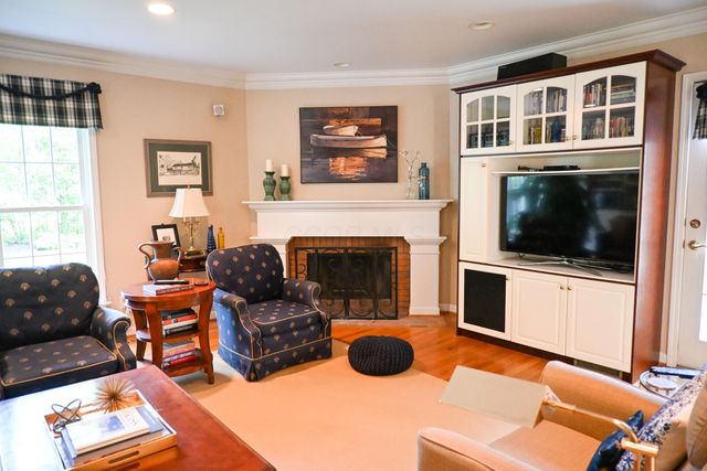 1990 Upper Chelsea Road, Upper Arlington, OH 43221