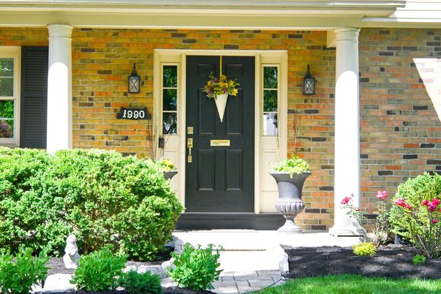 1990 Upper Chelsea Road, Upper Arlington, OH 43221