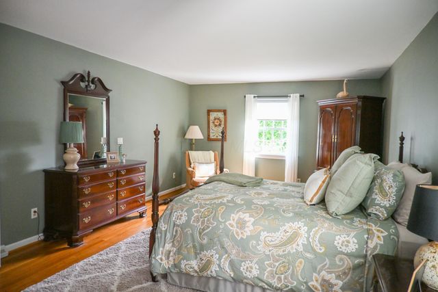 1990 Upper Chelsea Road, Upper Arlington, OH 43221