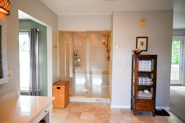 1990 Upper Chelsea Road, Upper Arlington, OH 43221