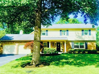 1990 Upper Chelsea Road, Upper Arlington, OH 43221