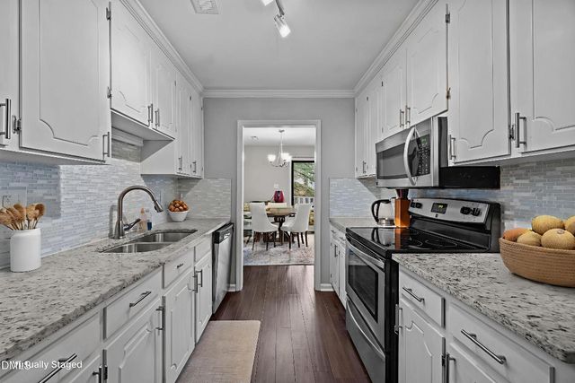 122 Clancy Circle, Cary, NC 27511