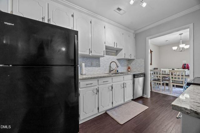 122 Clancy Circle, Cary, NC 27511