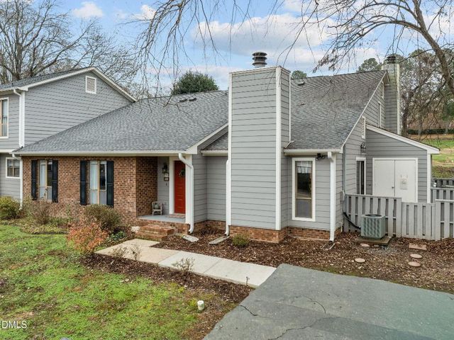122 Clancy Circle, Cary, NC 27511