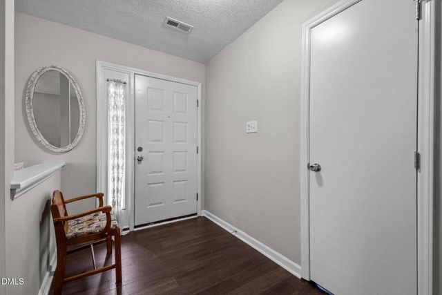 122 Clancy Circle, Cary, NC 27511